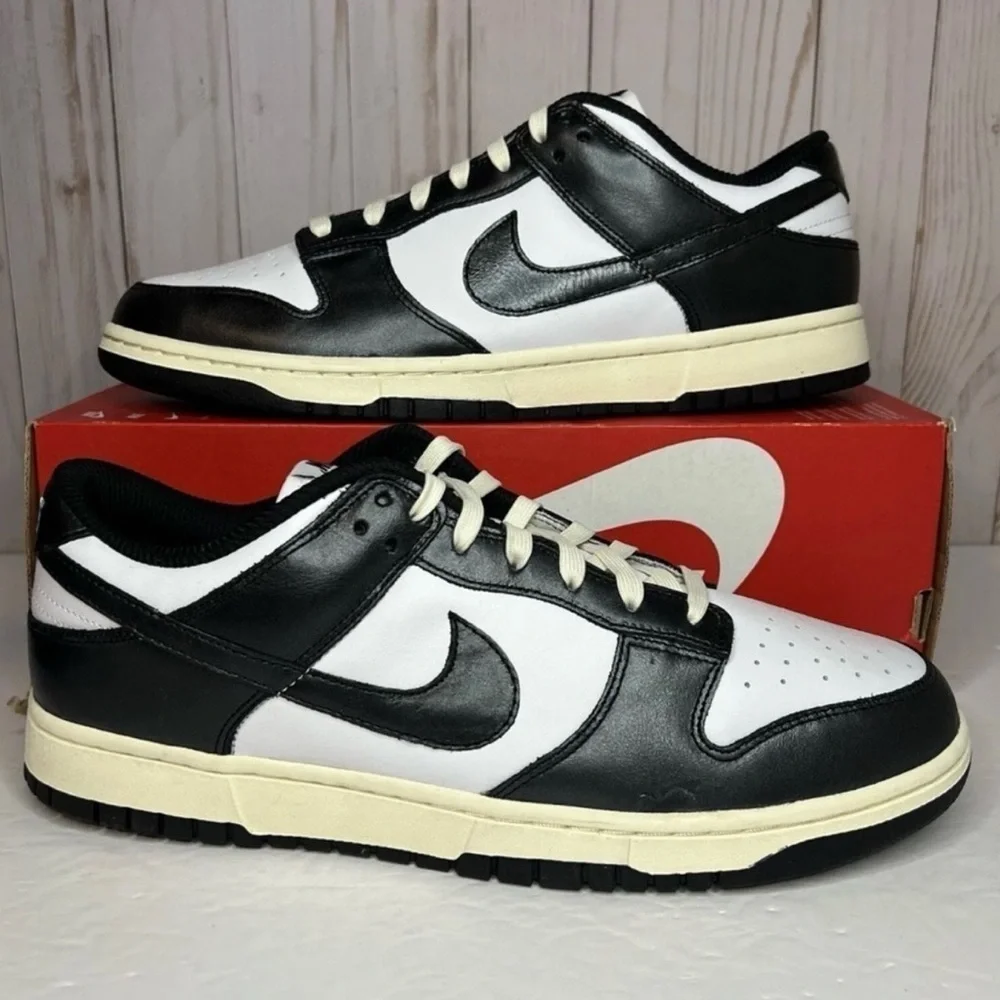 Nike Dunks Pandas Low Top Tennis Shoes, Men’s Size 8, NIB Dead Stock